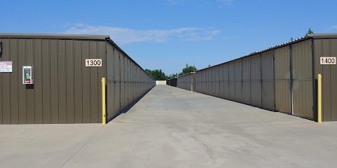 Derrel’s Mini Storage