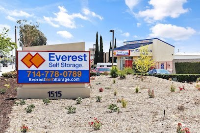Everest Self Storage – Anaheim