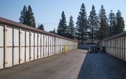 Derrel’s Mini Storage