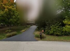 Black & Gold Nearby Self Storage Units – Elgin IL